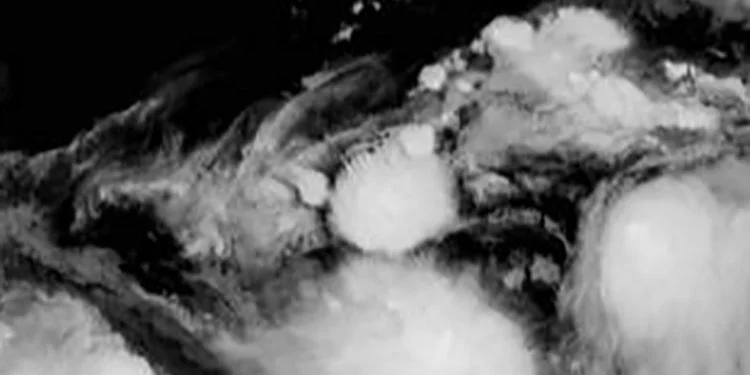 Mengarah ke Okinawa dan Cina Timur Badai Tropis Khanun Akan Menguat Menjadi Topan