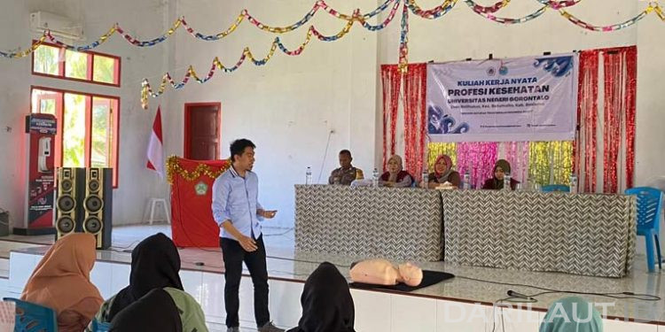 Mahasiswa UNG Menginisiasi Pembentukan Kader Kesehatan Wisata di Teluk Tomini
