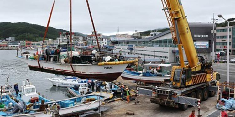 Kapal Laut Dipindahkan ke Darat, Korea Selatan Bersiap Menghadapi Topan Khanun
