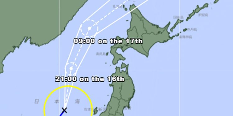 Setelah Menghantam Honshu Topan Lan Bergerak ke Utara di Laut Jepang