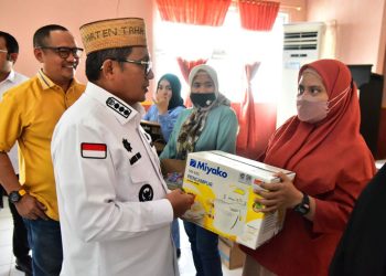 Pemerintah Kota Gorontalo Memperkuat UMKM dengan Bantuan Modal Barang