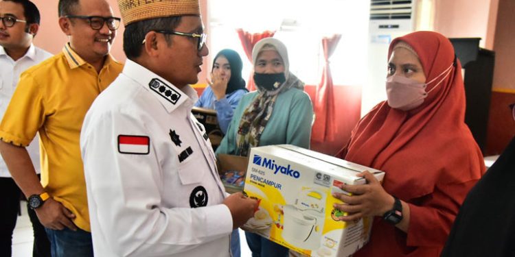Pemerintah Kota Gorontalo Memperkuat UMKM dengan Bantuan Modal Barang
