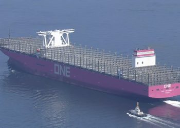 Kapal Kontainer Raksasa Buatan Jepang Mulai Beroperasi