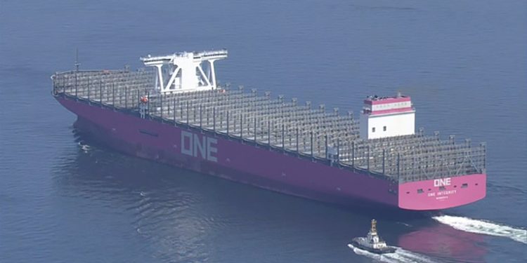 Kapal Kontainer Raksasa Buatan Jepang Mulai Beroperasi