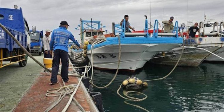 Ribuan Warga Dievakuasi Menjelang Topan Haikui Mendarat di Taiwan