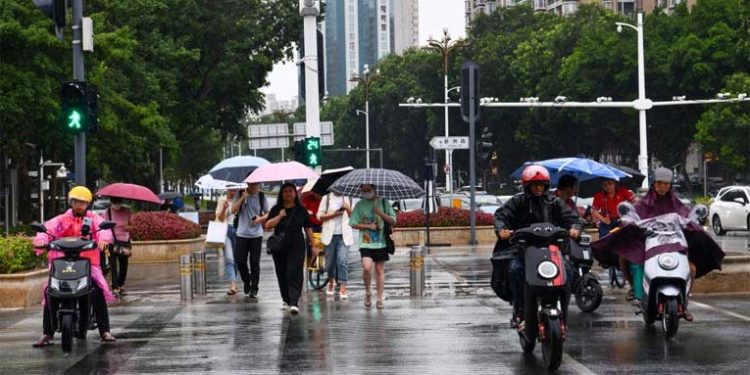 Topan Saola Mendarat di Pesisir Guangdong