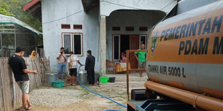 Kota Gorontalo Menyuplai Air Bersih di Boalemo dan Bone Bolango yang Mengalami Kekeringan