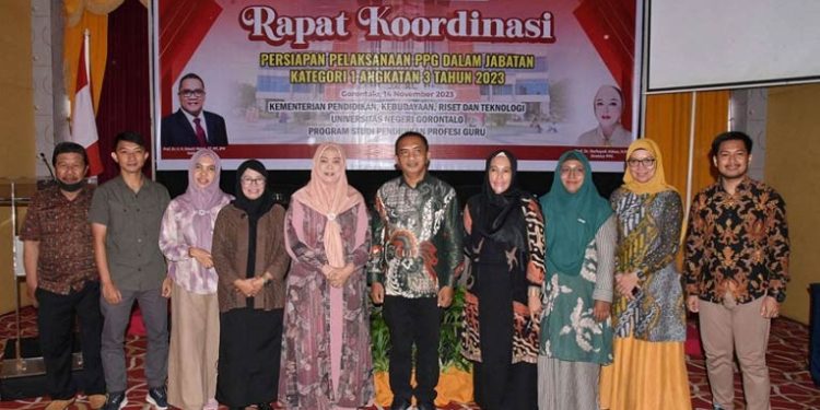 780 Mahasiswa Dapat Pendidikan Guru Profesional di UNG
