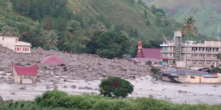 Satu orang Tewas Karena Banjir di Humbang Hasundutan, Longsor di Magelang