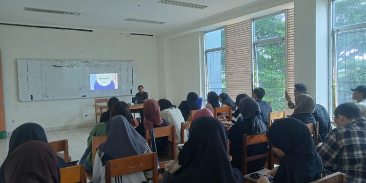 Magang Jurnalistik, Mahasiswa Komunikasi Universitas Negeri Gorontalo Dibekali Materi Cek Fakta
