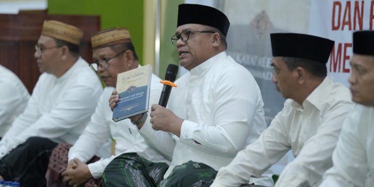 Rektor Eduart Wolok: Kitab Me’eraji Terbitan UNG Bisa Dibaca Semua Kalangan