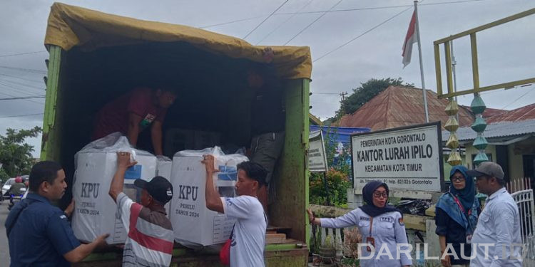 KPU Kota Gorontalo Telah Mendistribusikan Perlengkapan Pemungutan dan Penghitungan Suara
