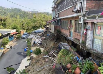 Gempa Dahsyat Mengguncang Taiwan, 50 Orang Terjebak Reruntuhan Batu