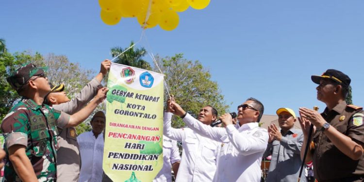 Pemerintah Kota Gorontalo Canangkan Hardiknas ke-65 dan Gebyar Ketupat