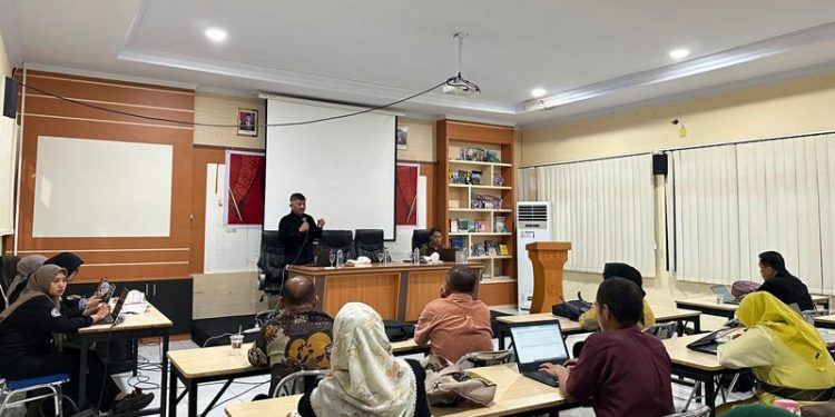 UNG Menggelar Workshop Publikasi Ilmiah