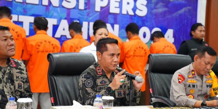 Enam Warga Tiongkok yang Akan Diselundupakan ke Australia Ditangkap di Teluk Kupang