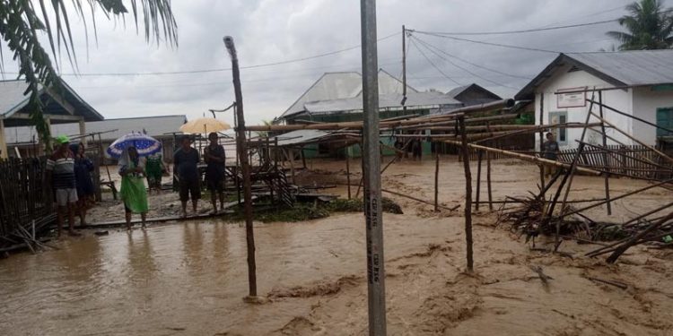 Banjir Melanda Biluhu Kabupaten Gorontalo, Rumah Warga dan Fasilitas Umum Rusak Parah