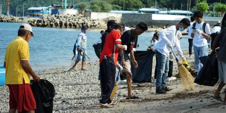 Pemerintah Kota Gorontalo Aksi Bersih-Bersih Pantai