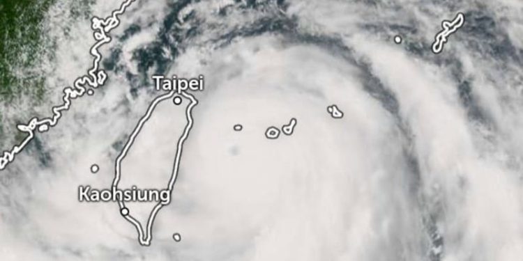 Intensitas Topan Gaemi Meningkat Saat Mendekati Taiwan, Lebih 400 Penerbangan Batal