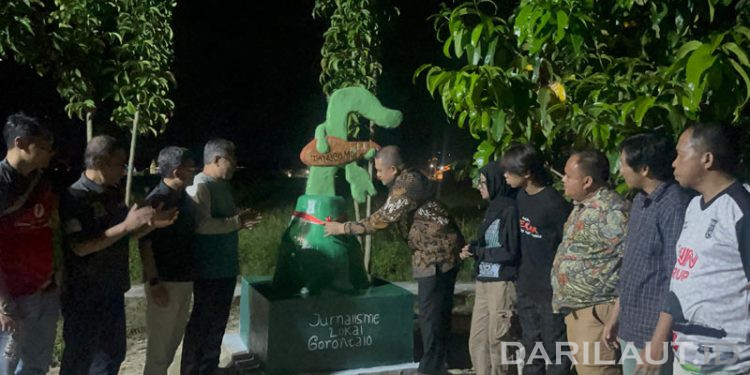 Monumen Tanggomo Pengingat Jurnalisme Lokal Gorontalo