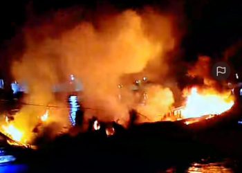Kapal Ikan Terbakar di Pelabuhan Gorontalo