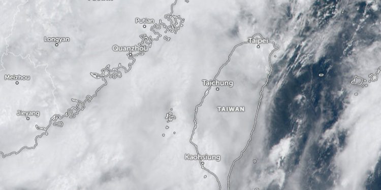 Badai Tropis Terbentuk di Selat Taiwan