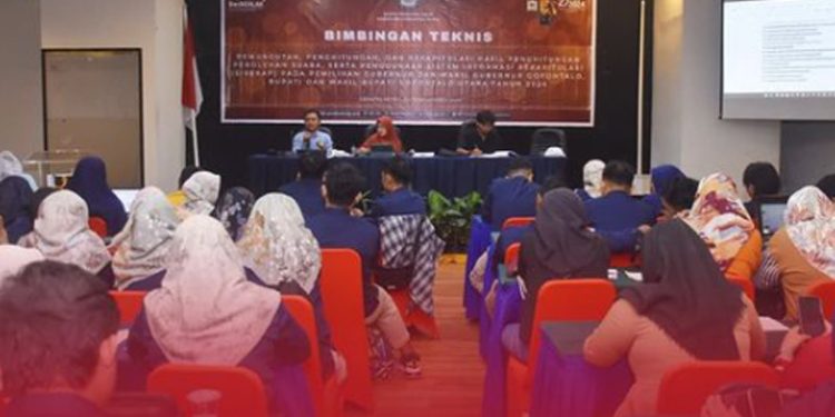 KPU Gorontalo Utara Menggelar Bimtek Pemungutan dan Penghitungan Suara