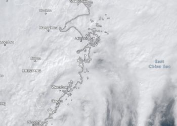 Topan Kong-rey Melemah Menjadi Badai Tropis di Laut Cina Timur