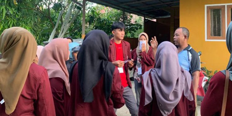 Mahasiswa KKN UNG Sosialisasi Pengelolaan BUMDes di Desa Modelidu