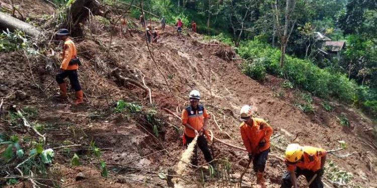Banjir dan Longsor di Kabupaten Sukabumi Menyebabkan 5 Orang Meninggal Dunia