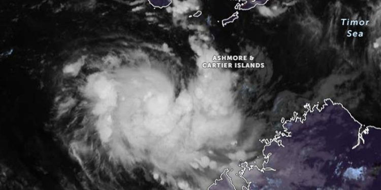 Siklon Tropis Errol Terletak di Selatan Pulau Sumba NTT