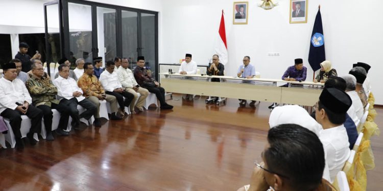 Rektor UNG Menghadiri Rapat Koordinasi Bersama Mendiktisaintek