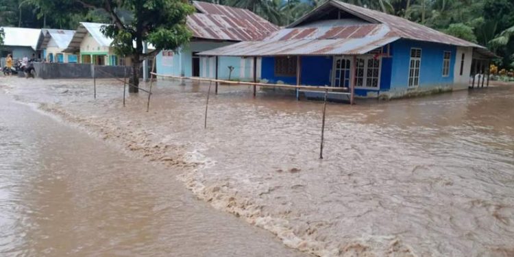 Banjir Terjang Beberapa Wilayah di Gorontalo