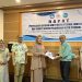 Wakil Rektor Bidang Akademik UNG Serahkan Hasil Audit Mutu Internal