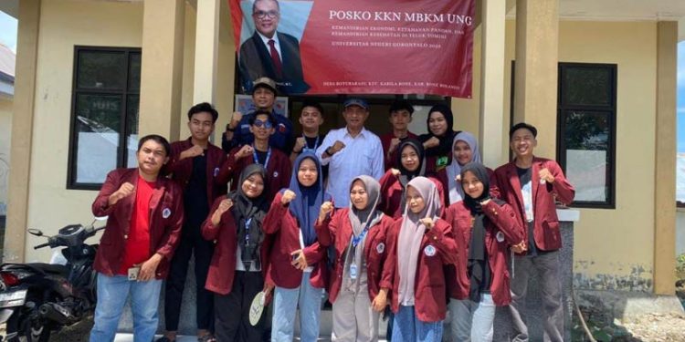 Wakil Rektor Bidang Akademik UNG Monitoring KKN
