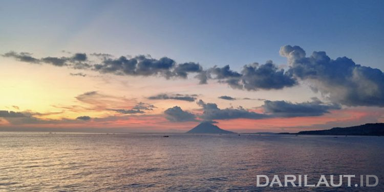Ruang Hidup Masyarakat Pesisir Direbut Kekuatan Besar
