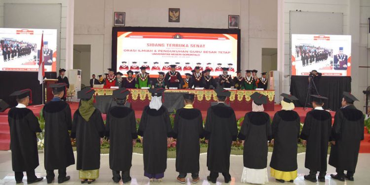 11 Guru Besar UNG Orasi Ilmiah, Rektor: Semoga Pencapaian Ini Memberi Kontribusi Untuk Gorontalo dan Teluk Tomini