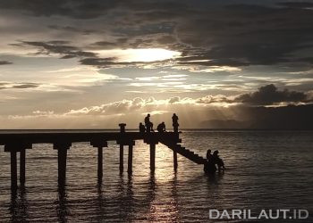 Melindungi Laut Dari Manusia dan Melindungi Manusia Dari Laut