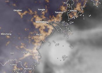 Topan Danas Mendarat di Dekat Wenzhou, Cina Timur