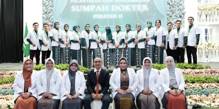 16 Dokter Baru UNG Resmi Dilantik