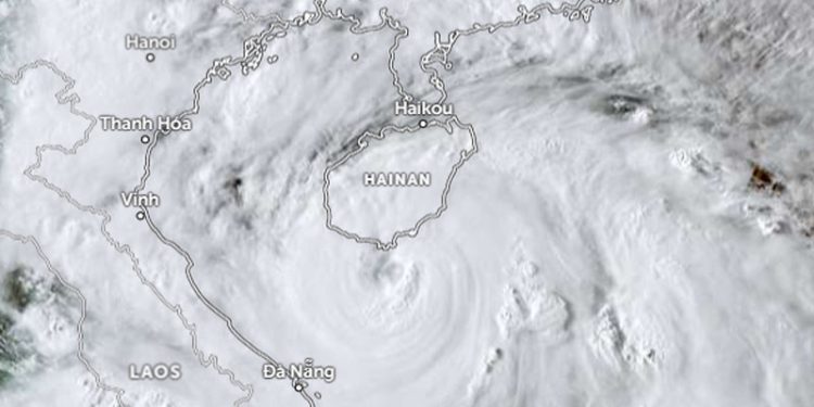 Topan Kajiki Berada di Dekat Pulau Hainan, Akan Menerjang Pantai Vietnam Senin Besok