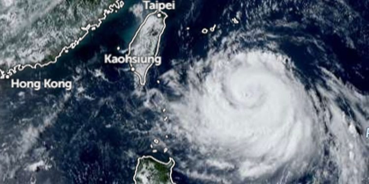 Topan Podul Bergerak Mendekati Taiwan