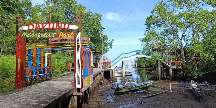 Politeknik Negeri Manado Fasilitasi Daur Ulang Sampah Plastik di Wisata Mangrove Park Darunu