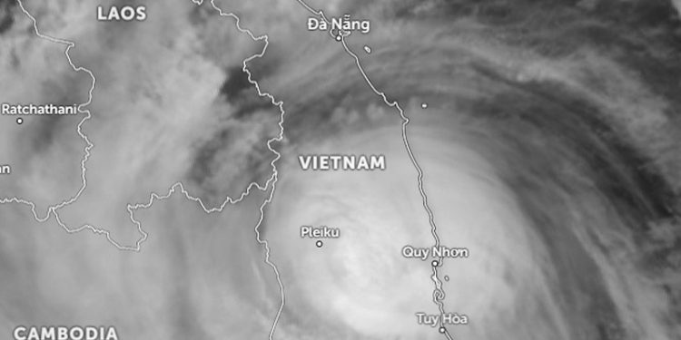 Topan Kalmaegi Mendarat di Vietnam