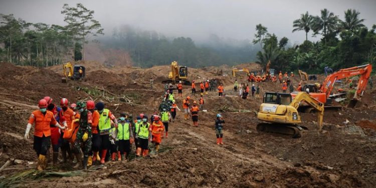 Longsor Banjarnegara, 16 Orang Masih Dalam Pencarian