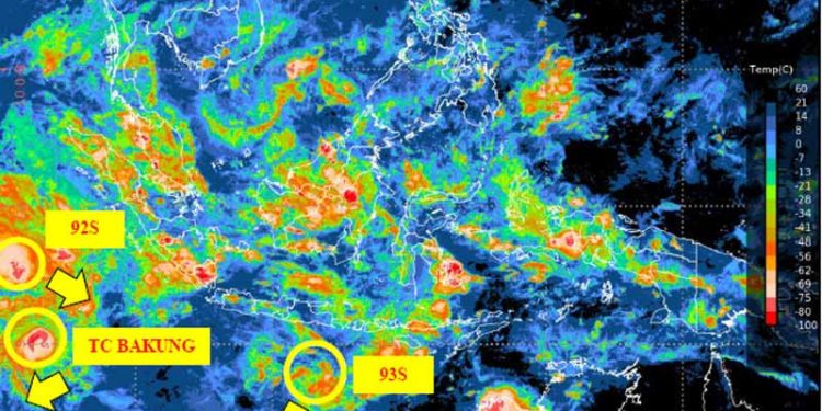 Bibit Siklon Tropis 93S Berkembang Perlahan di Selatan Jawa