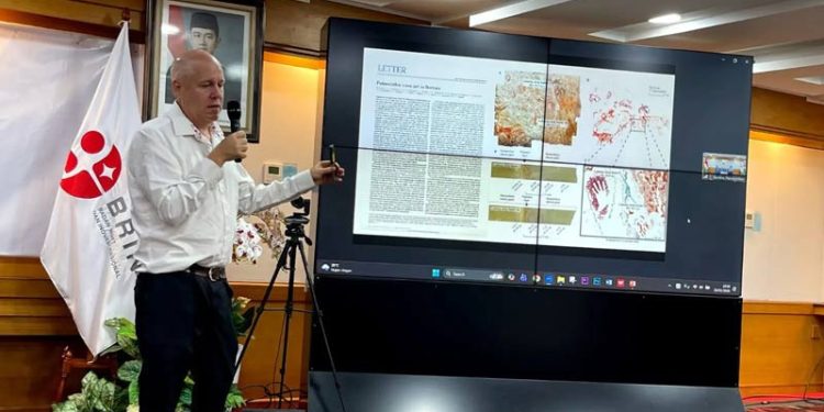 Cara Ilmuwan Griffith University Perkirakan Umur Gambar Cadas 67.800 Tahun di Pulau Muna