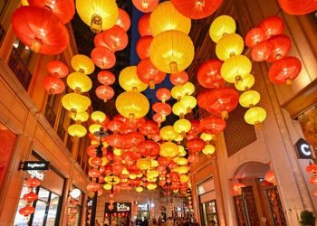 Hong Kong Merayakan Imlek Tahun Kuda dengan Meriah