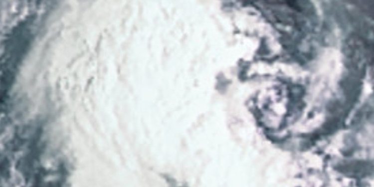 Siklon Tropis Horacio di Perairan Terbuka Samudra Hindia Mendekati Port Mathurin