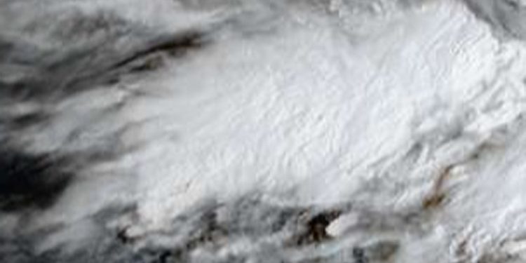 Bibit Siklon Tropis 96S di Dekat Kepulauan Cocos Berdampak Gelombang Tinggi di Selatan Jawa